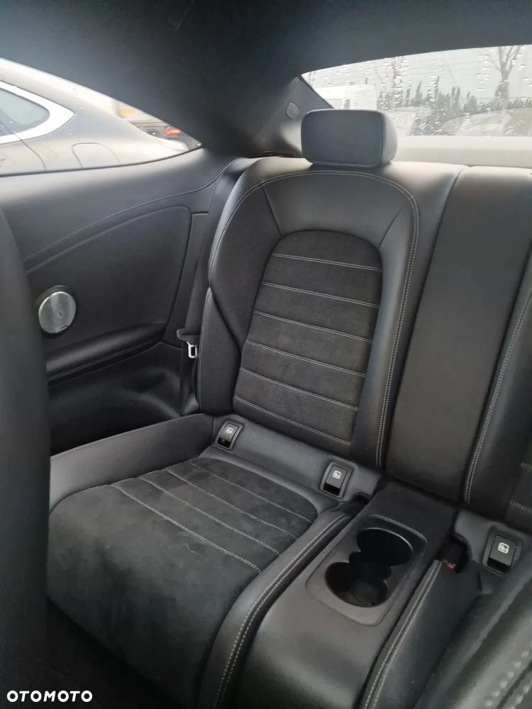 Mercedes-Benz Klasa C 200 4Matic 9G-TRONIC - 10