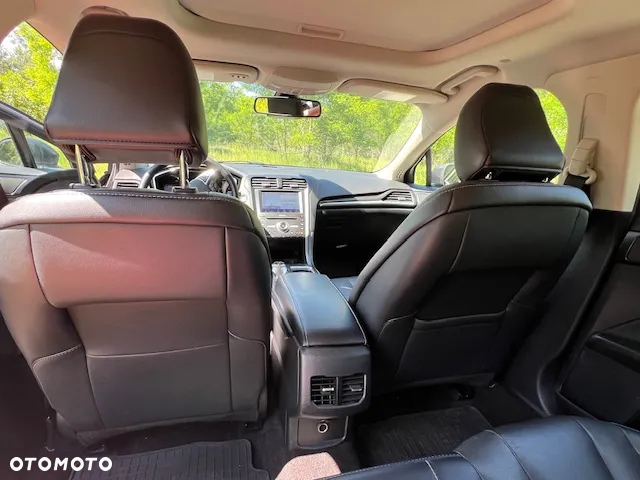 Ford Fusion - 9