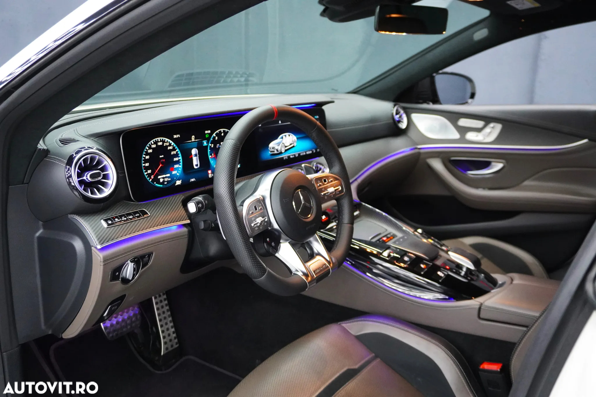 Mercedes-Benz AMG GT-S 63 4MATIC+ - 11