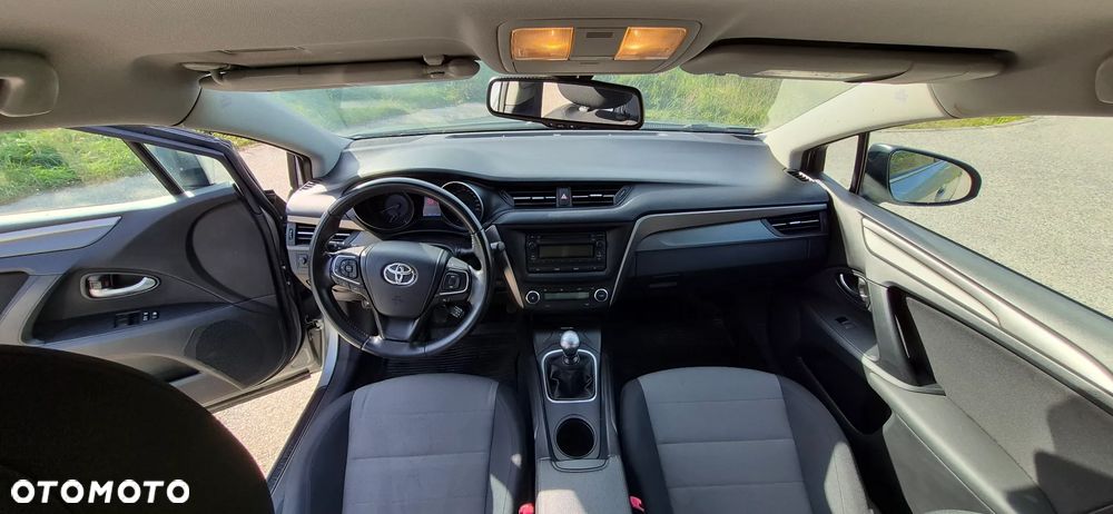 Toyota Avensis 1.6 D-4D Active - 17