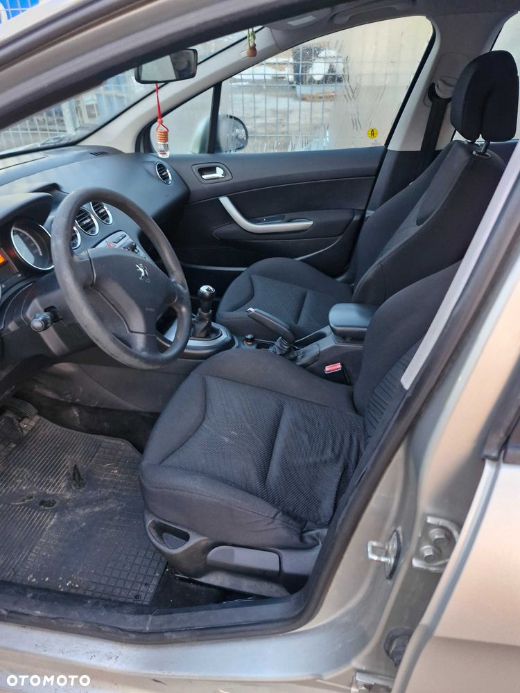 Peugeot 308 - 8