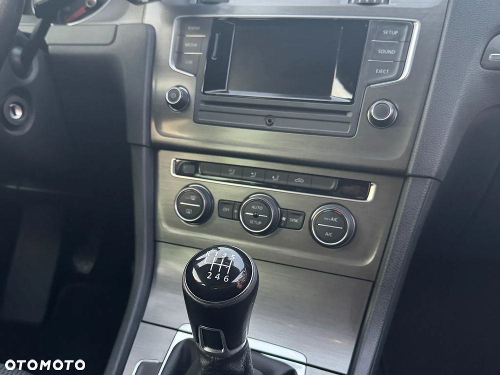 Volkswagen Golf - 39