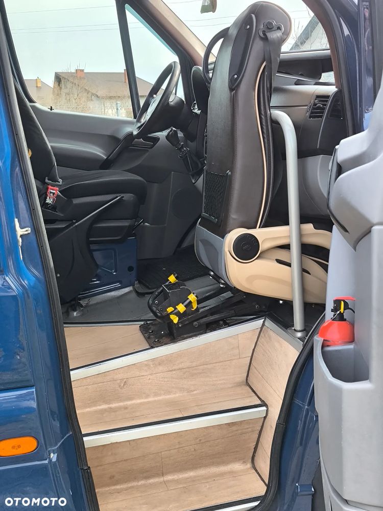 Mercedes-Benz Sprinter - 11