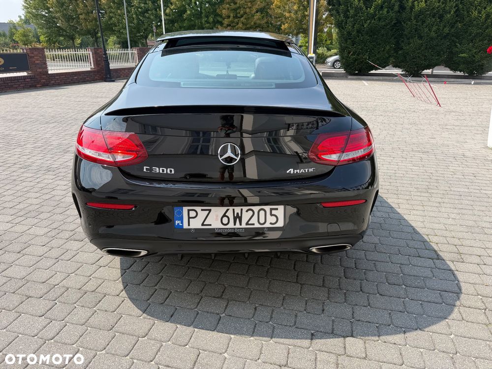 Mercedes-Benz Klasa C 300 4MATIC 9G-TRONIC - 11