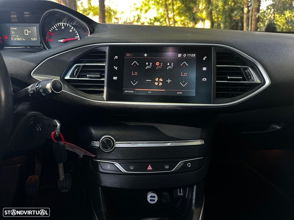 Peugeot 308 1.5 BlueHDi Allure - 26