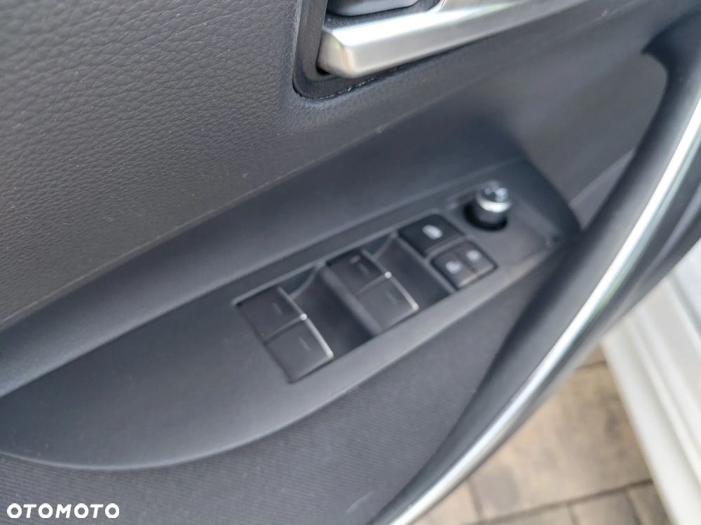 Toyota Corolla 1.8 Hybrid Comfort - 18
