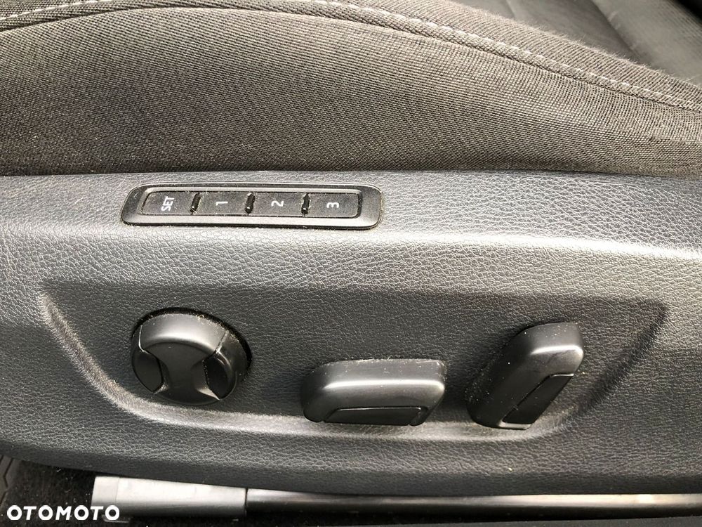 Skoda Superb 2.0 TDI Ambition DSG - 27