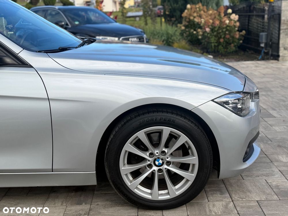 BMW Seria 3 320d Edition Luxury Line Purity - 22