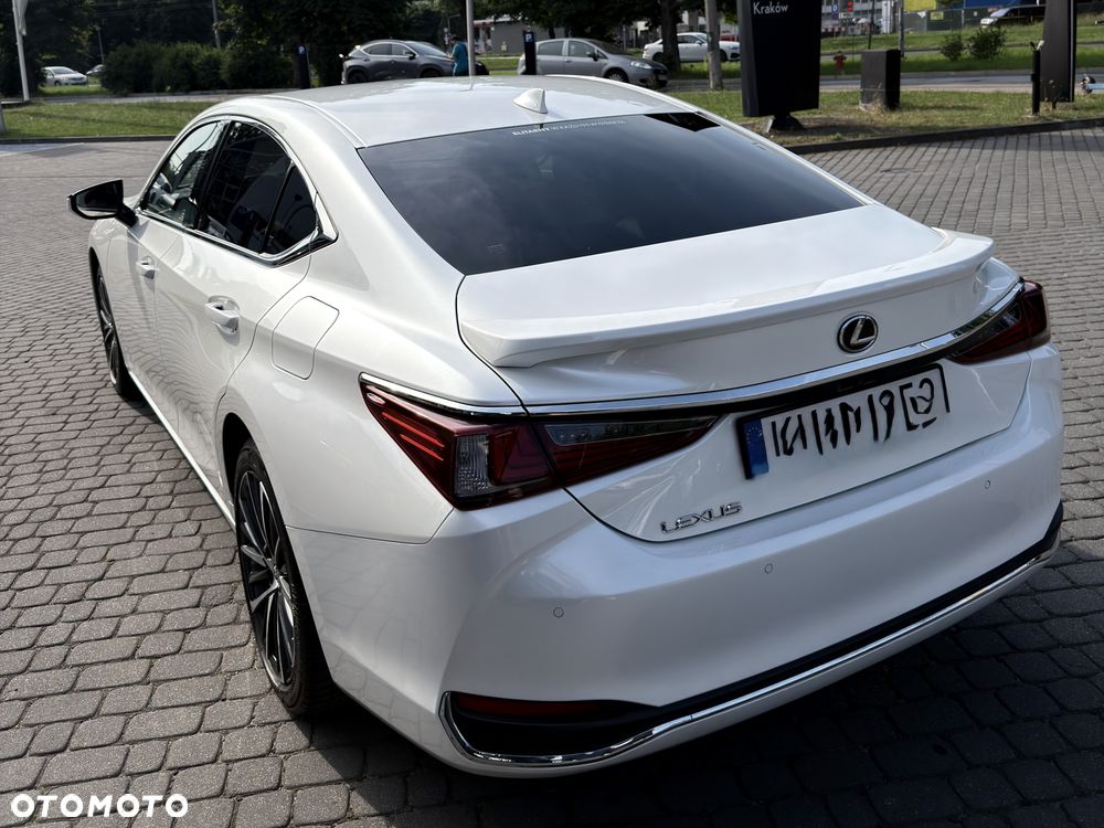 Lexus ES 300h Business Edition - 14