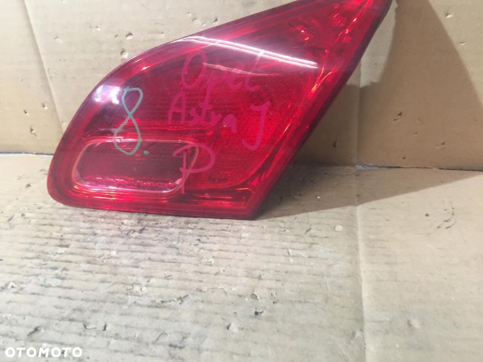 #LAMPA PRAWY TYŁ OPEL ASTRA J - 1
