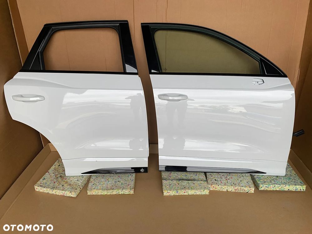 AUDI Q3 83A S-line komplet drzwi przód tył prawe t kolor LS9R 2Y2Y 4098km - 1