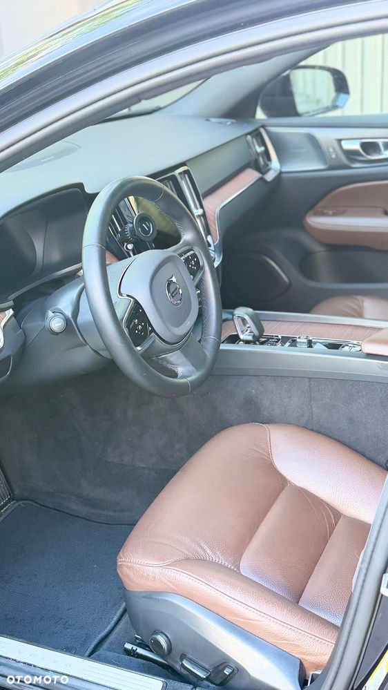 Volvo V60 Cross Country B5 B AWD Plus - 15