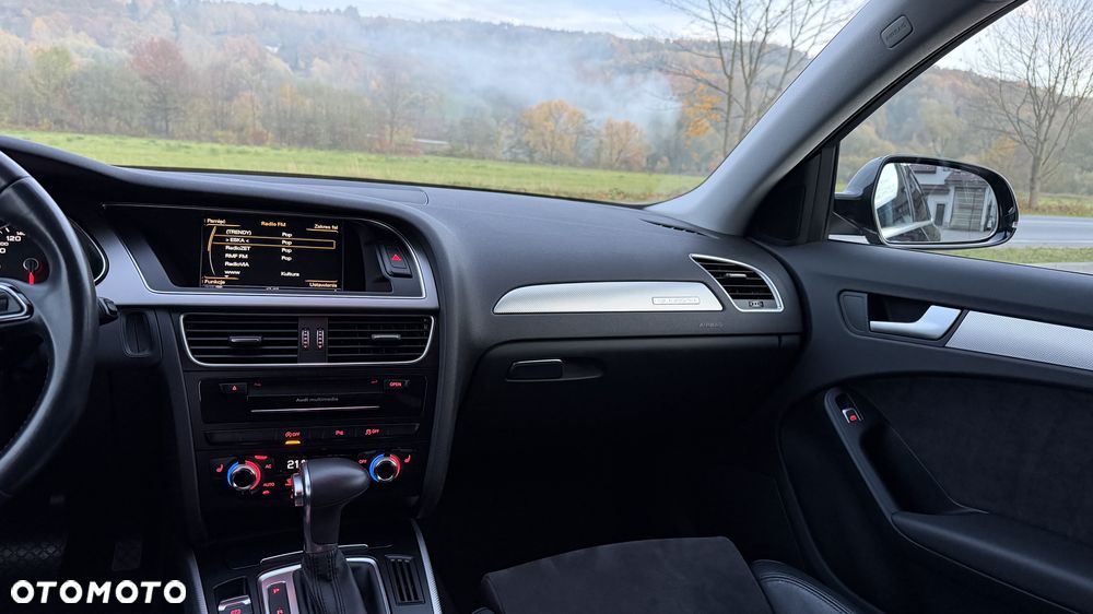 Audi A4 Avant 2.0 TDI DPF quattro S tronic S line Sportpaket - 30