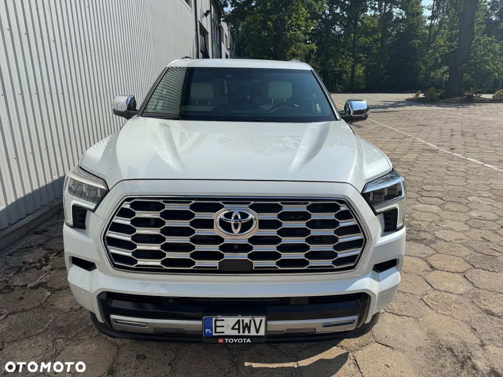 Toyota Sequoia - 3