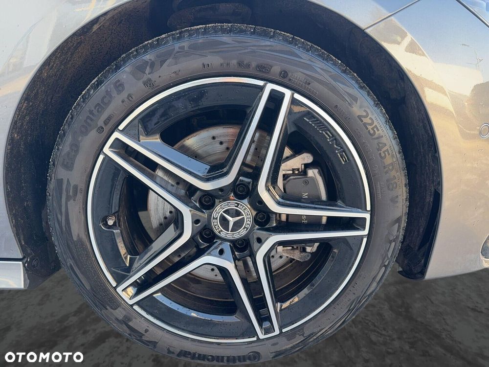 Mercedes-Benz CLA 200 AMG Line 7G-DCT - 19