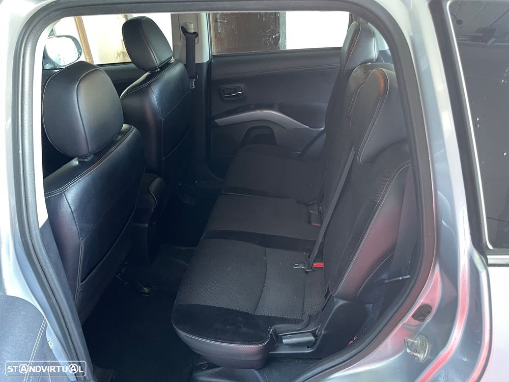 Mitsubishi Outlander 2.2 DI-D Instyle - 12
