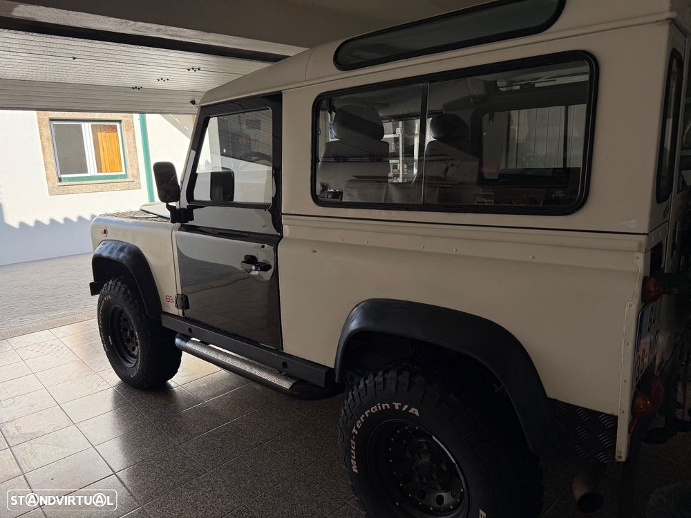 Land Rover Defender 90 2.5 TD5 Metal Top - 10