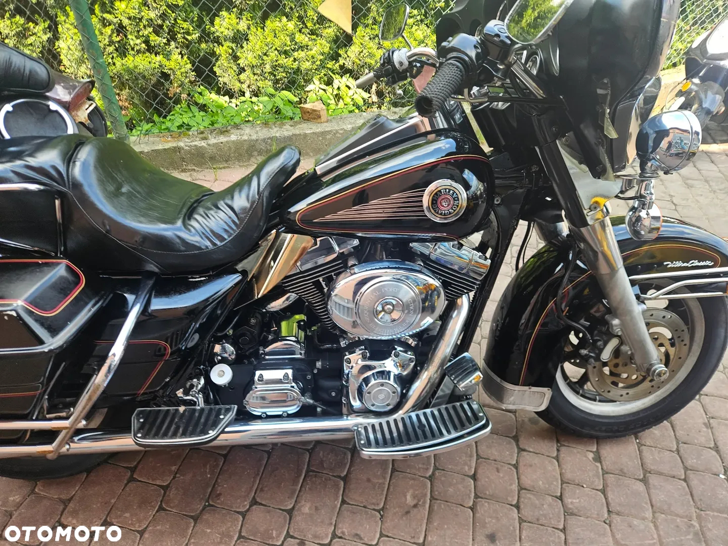 Harley-Davidson FLH Electra Glide - 17