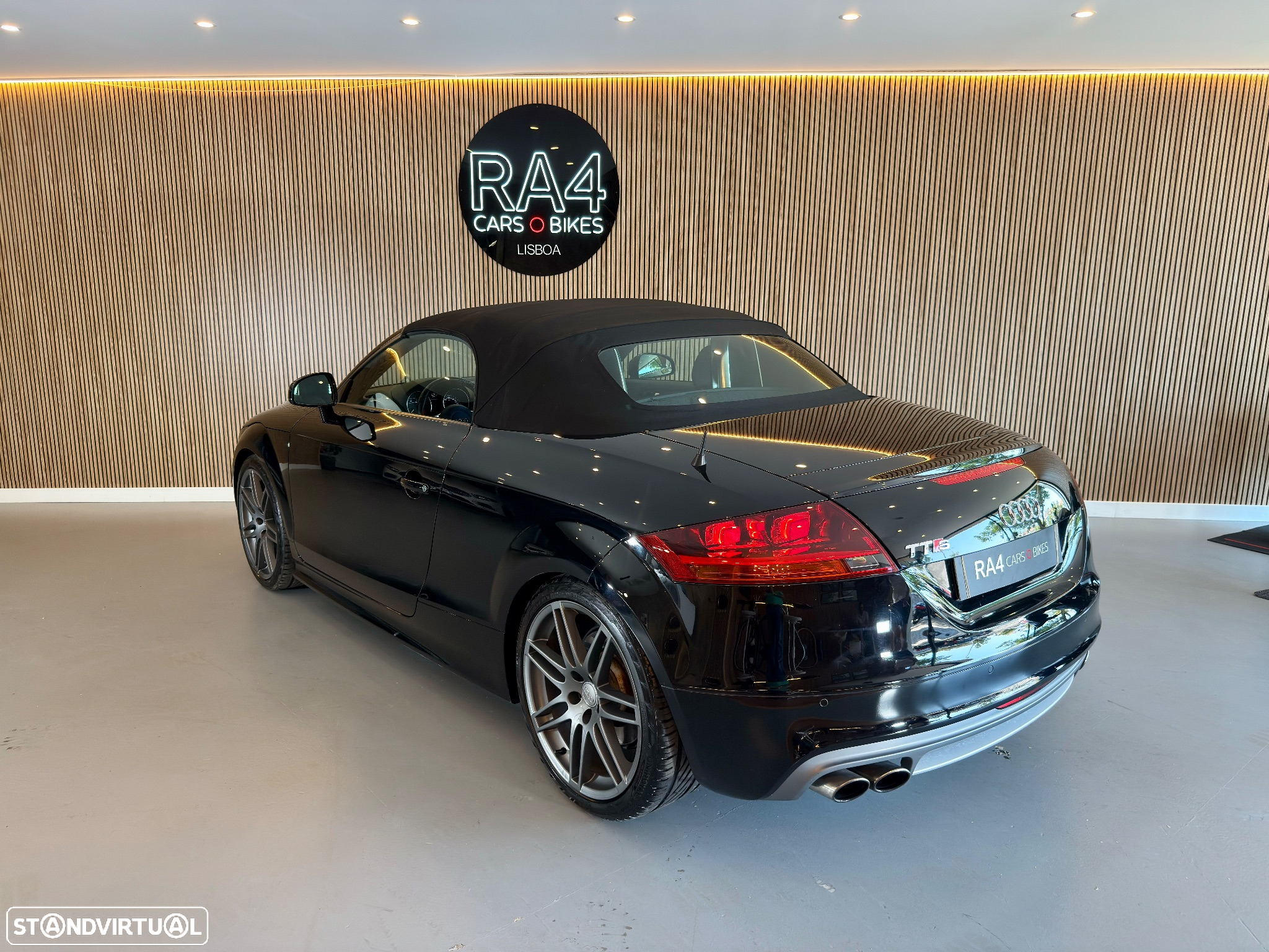 Audi TTS Roadster 2.0 TFSi quattro - 10