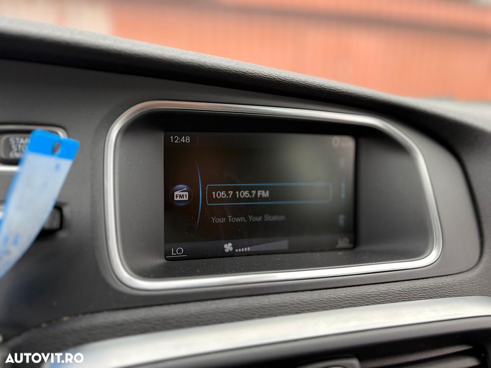 Volvo V40 D2 R Design - 14
