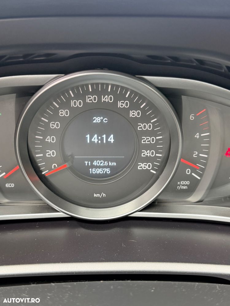 Volvo V40 - 24