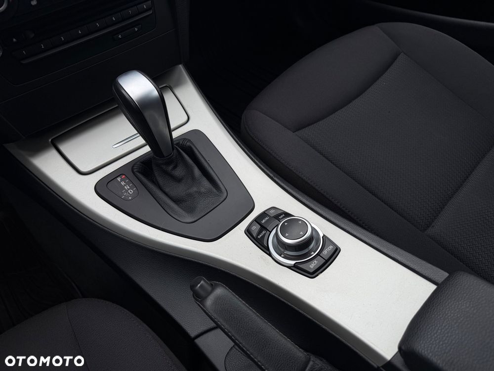BMW Seria 3 318d DPF Edition Lifestyle - 16
