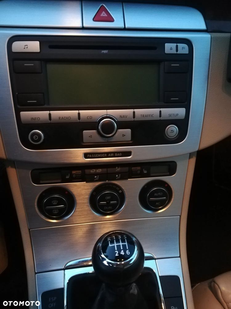Volkswagen Passat 2.0 TDI Highline - 20