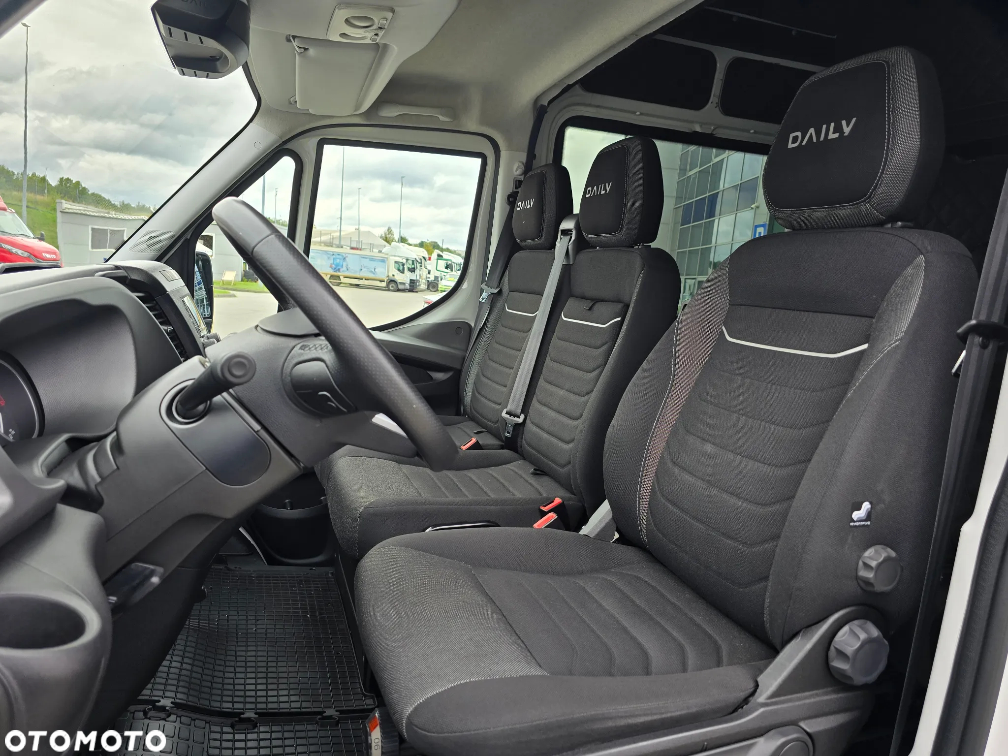 Iveco DAILY 35S18 BRYGADÓWKA - 10