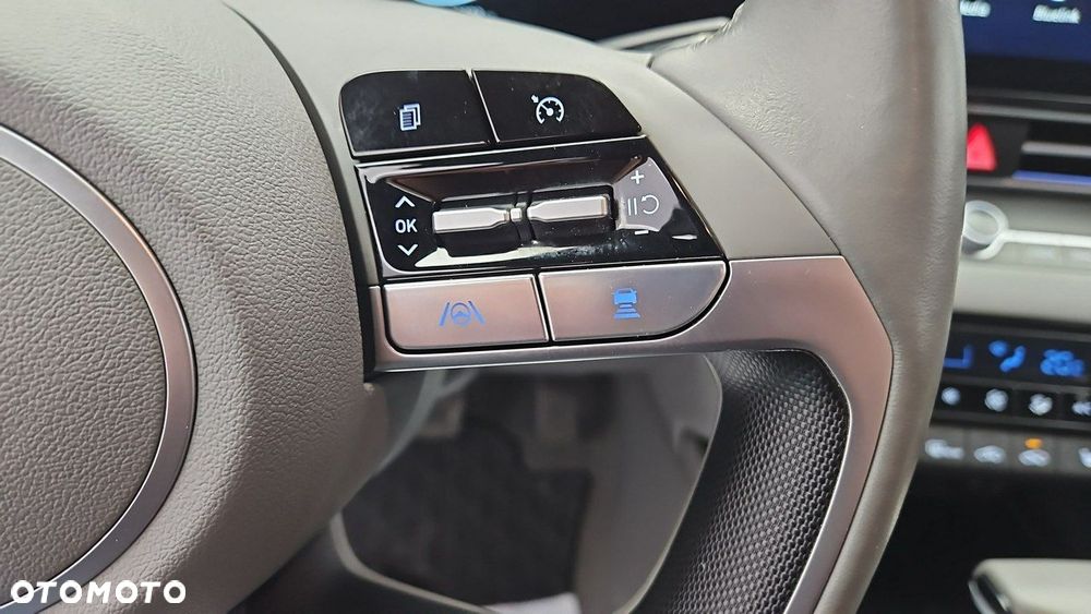 Hyundai Elantra 1.6 Executive CVT - 15