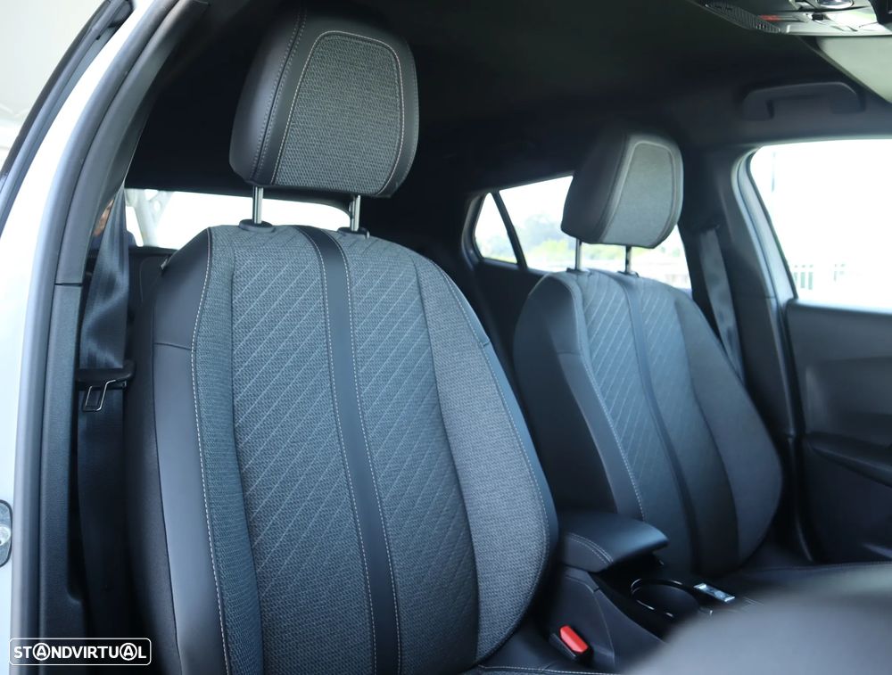 Peugeot 2008 1.2 Hybrid Allure e-DCS6 - 4