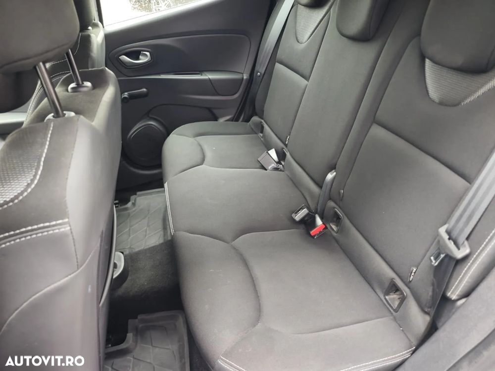 Renault Clio - 11