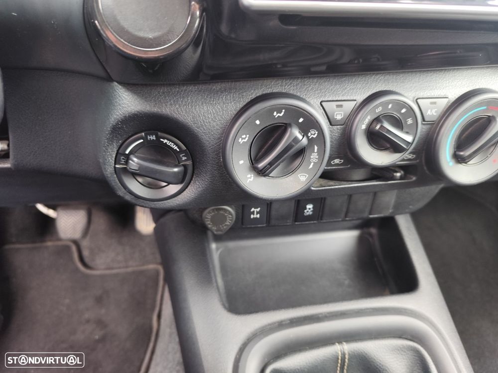 Toyota Hilux 2.4 D-4D 4WD CD Tracker - 25