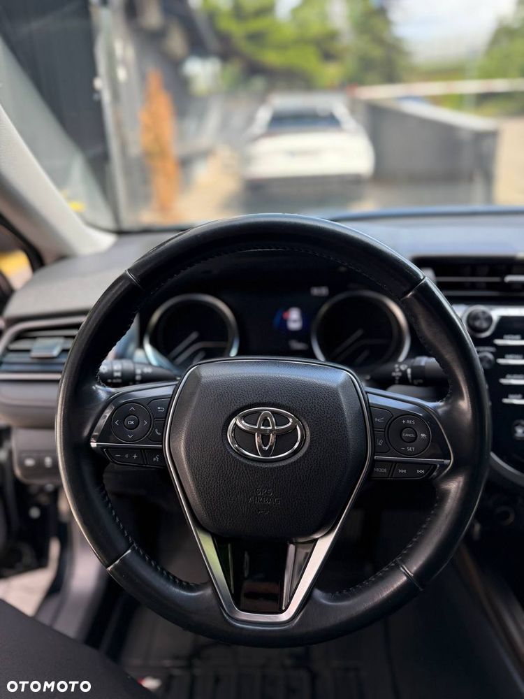 Toyota Camry Executive - 4