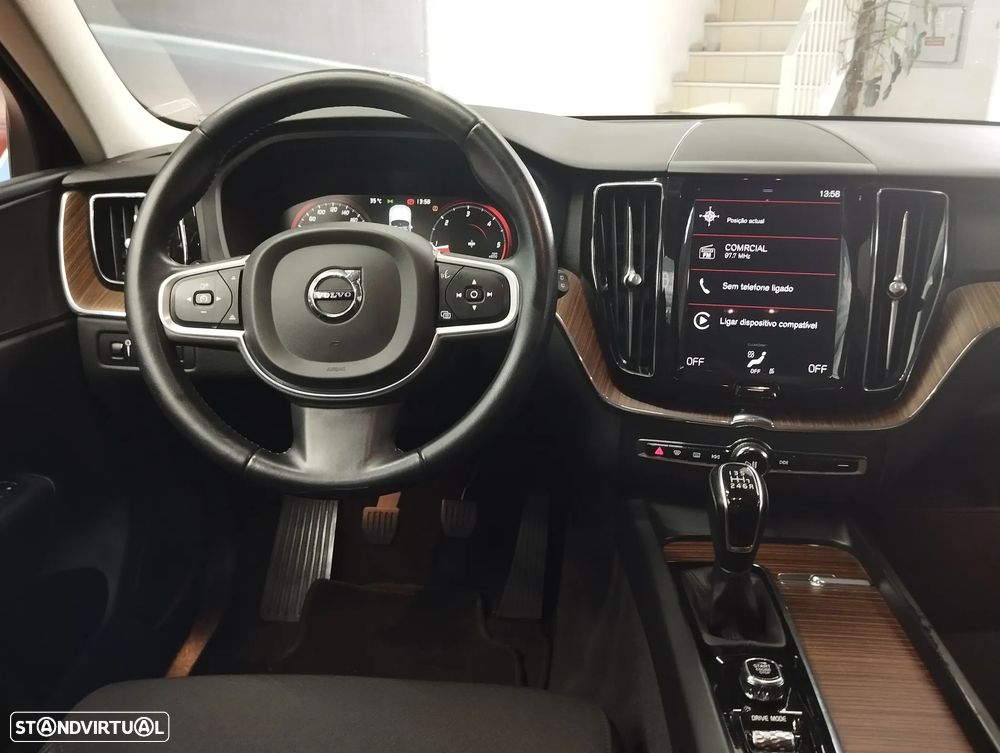 Volvo XC 60 2.0 D3 Momentum Plus - 17