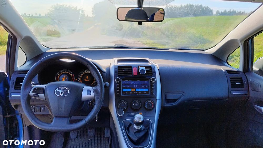 Toyota Auris 1.33 VVT-i Terra - 8
