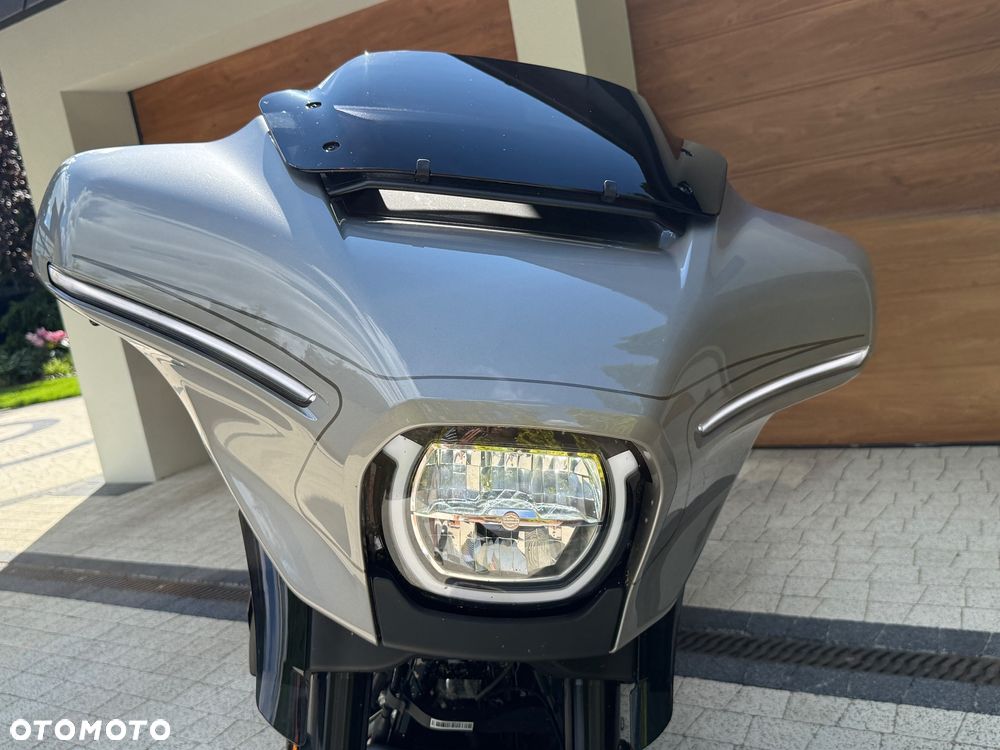 Harley-Davidson CVO Street Glide - 6