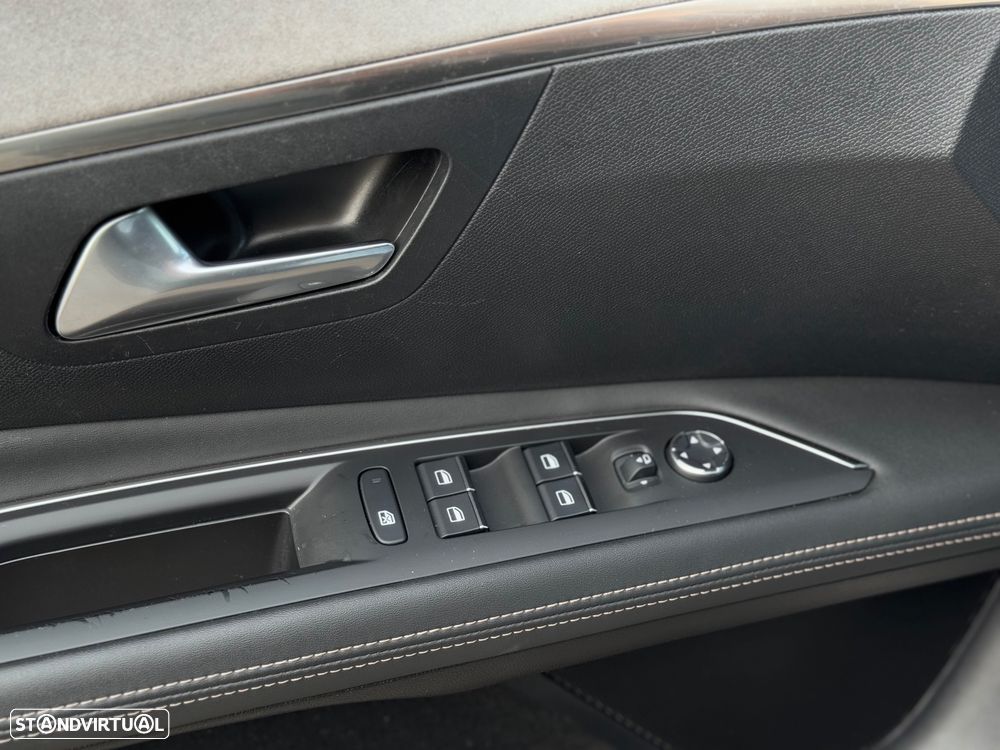 Peugeot 3008 1.2 PureTech GT Line EAT8 - 25