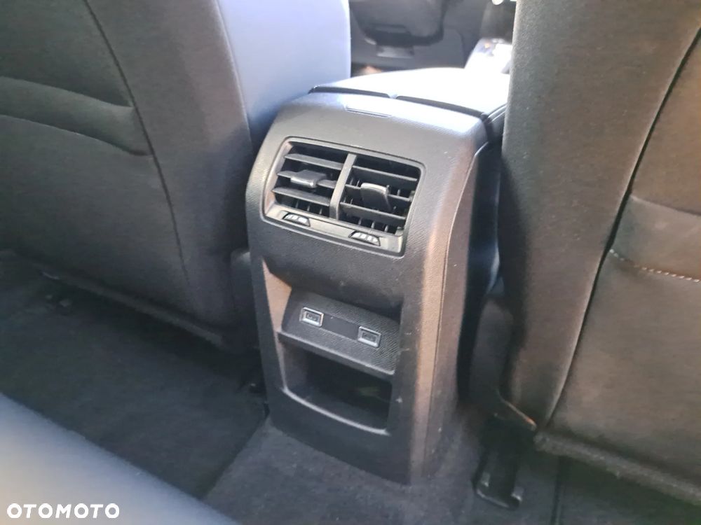 Peugeot 308 1.2 PureTech Allure Pack S&S EAT8 - 28