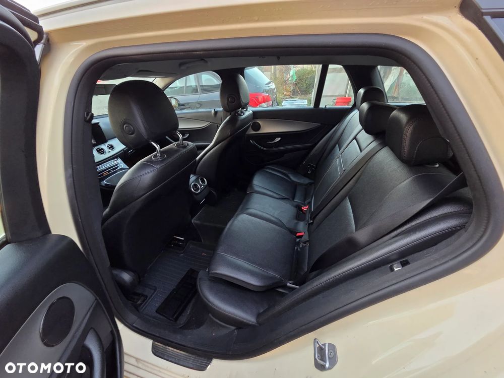 Mercedes-Benz Klasa E - 12