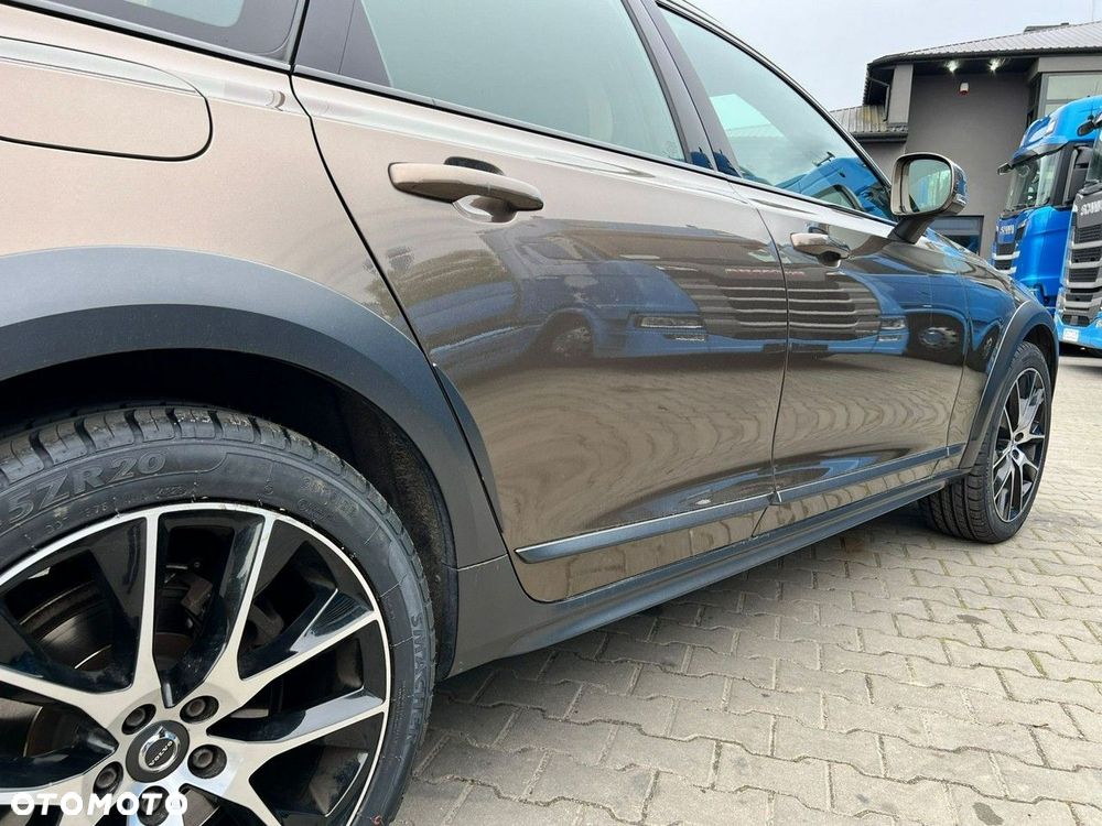 Volvo V90 D4 AWD Momentum Pro - 19