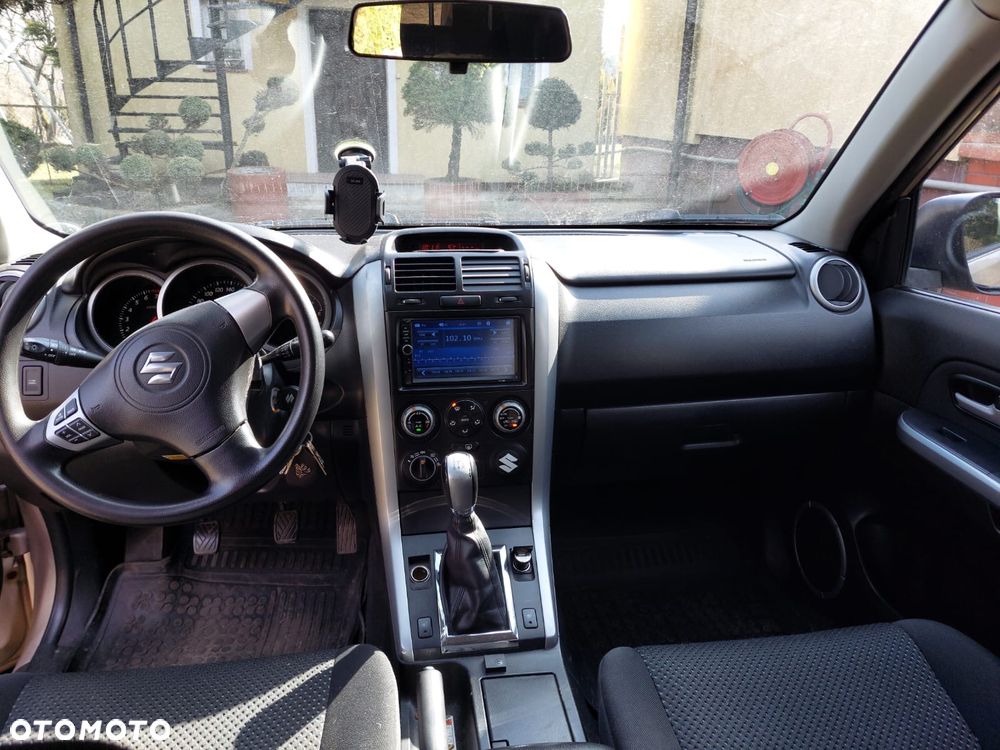 Suzuki Grand Vitara 2.0 - 8