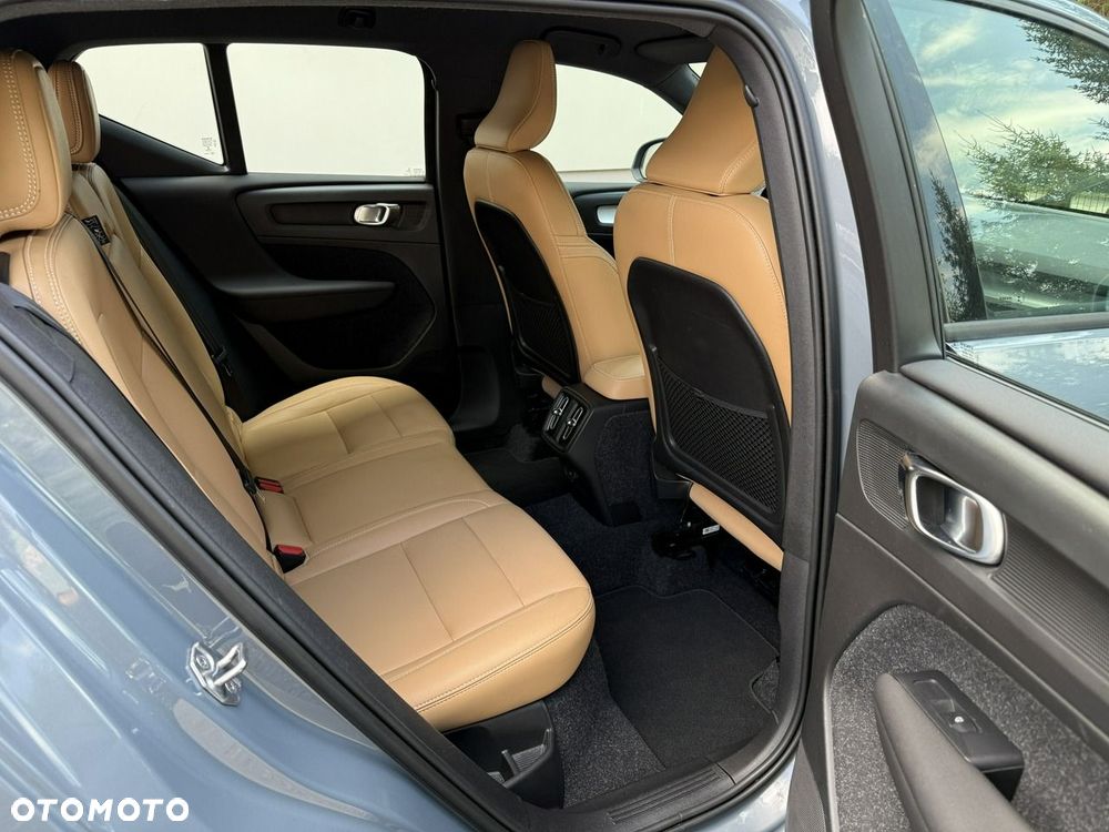Volvo XC 40 D4 AWD Momentum Pro - 17