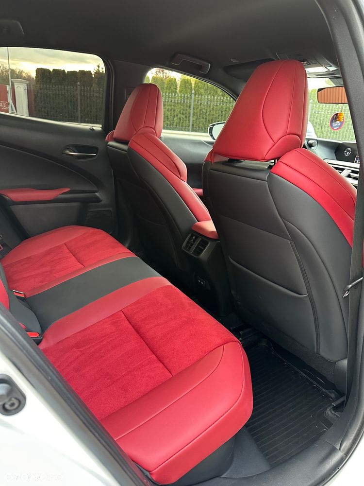 Lexus UX 250h Executive Line - 17