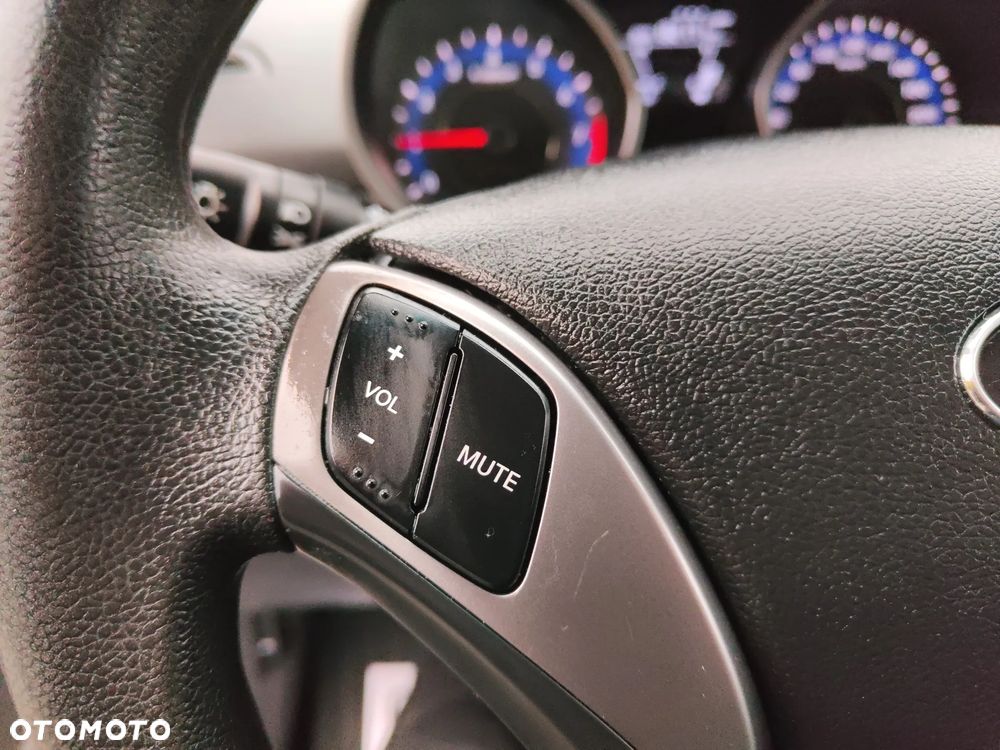 Hyundai Elantra 1.6 Comfort - 17