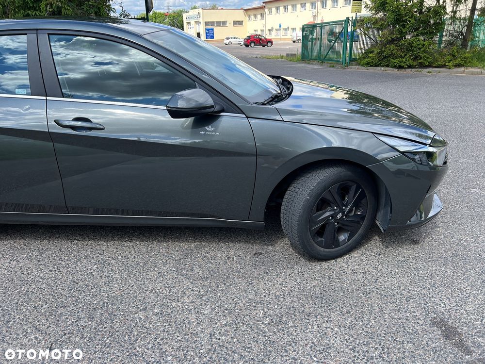 Hyundai Elantra - 3