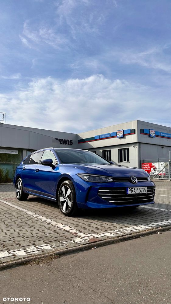 Volkswagen Passat - 1