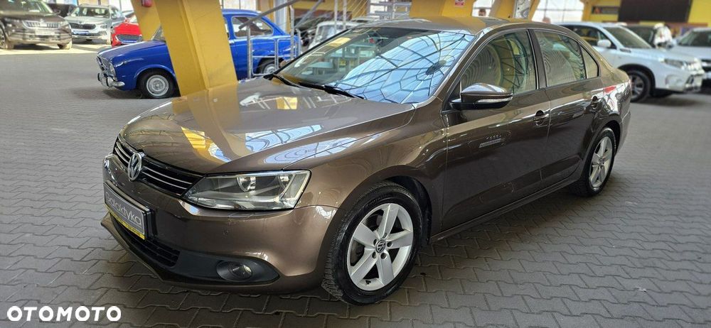 Volkswagen Jetta - 3