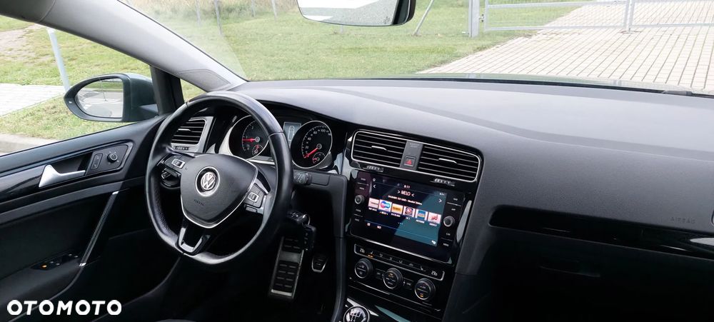 Volkswagen Golf 1.6 TDI Sound - 31