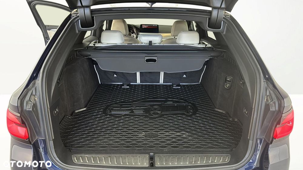 BMW Seria 5 540d xDrive mHEV M Sport sport - 18