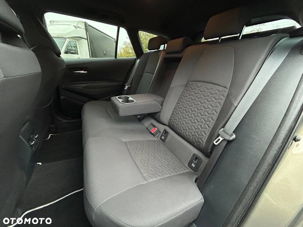 Toyota Corolla 2.0 Hybrid Comfort - 18